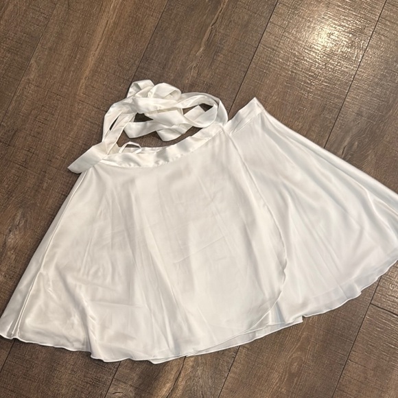 White High Waisted Satin Wrap Flared Mini Skirt - Picture 3 of 3
